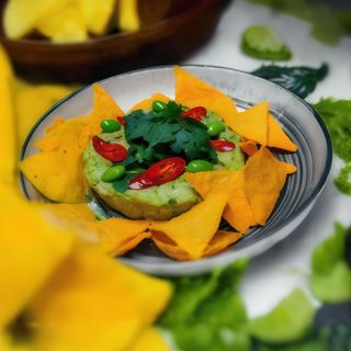 Гуакамоле з начосами та бобами Едамам (200г)