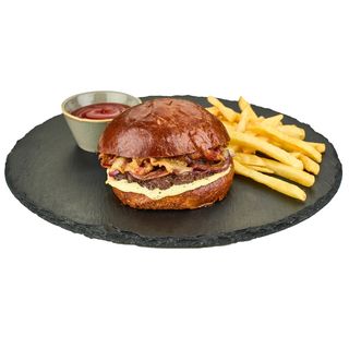 Бургер з беконом та соусом Джек Дениелс