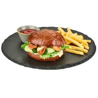 Бургер з лососем теріякі, свіжим огірком та соусом Тартар