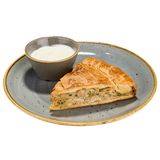 Листковий тарт з сиром та шинкою