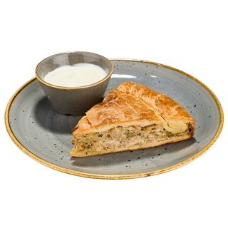 Листковий тарт з сиром та шинкою