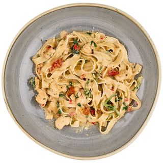 Паста з куркою та овочевою сальсою (300г)