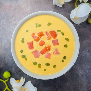 Крем-суп із лосося (400г)