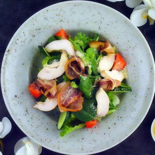 Салат із курячим філе (425г)