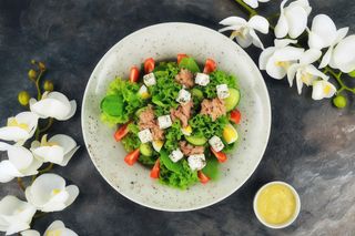 Салат із консервованим тунцем (460г)