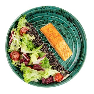 Стейк із лосося з кіноа та соусом цитронет (130/100г)