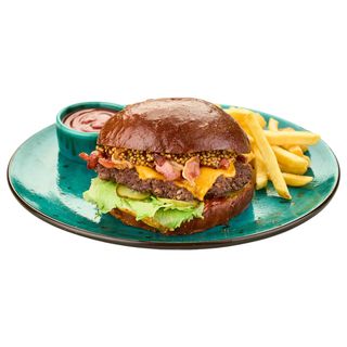 Бургер BBQ з гірчицею та корнішонами