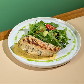 Стейк з курки з салатом (250г)