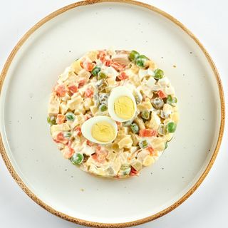 Олів'є з куркою (200г)