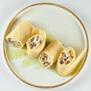 Млинці з куркою та грибами