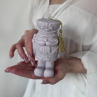 Свічка "Лускунчик" сірий