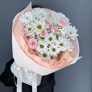 Букет «Хризантема (4), троянда кущова (3)»