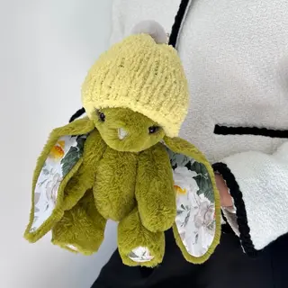 Іграшка Кролик зелений з жовтою шапкою