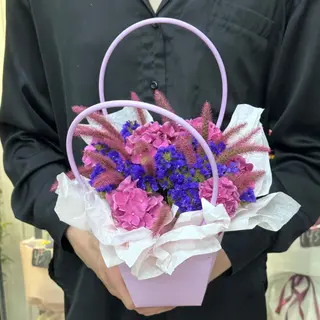 Композиція «Гортензії, статиця та колоски»