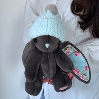 Іграшка Кролик темно - сірий з бірюзовою шапкою