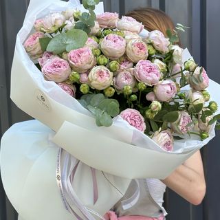 Букет "Блоссом Баблз (25) та евкаліпт"
