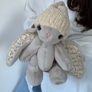 Іграшка Кролик світлий з молочною шапкою та вушками