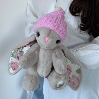 Іграшка Кролик сірий з світло-рожевою шапкою та квітковими вушками