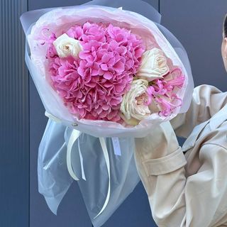 Букет "Гортензія рожева (1), Вайт Охара (3), Неріне (2)"