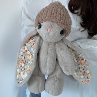 Іграшка Кролик сірий з бежевою шапкою