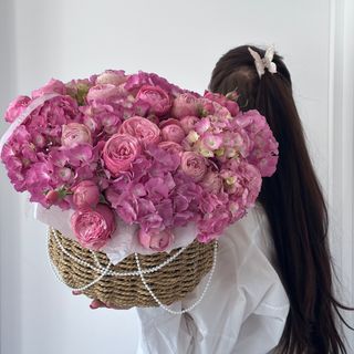 Композиція «Гортензії (5) та Сільва Пінк (8)»