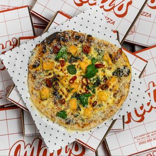 Піца з лососем