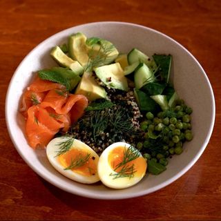 Кіноа боул з лососем