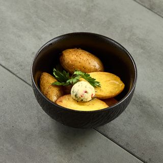 Печена картопля з зеленим маслом Метрдотель (250 г)