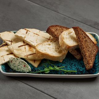 Хлібний кошик з маслом Метрдотель(180г)