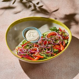 Овочевий салат з соусом соломаха (230г)