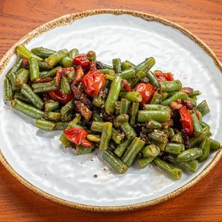 Обсмажена спаржева квасоля з беконом (150г)