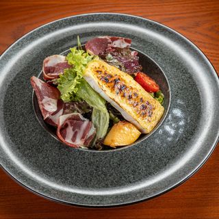 Салат "Камамбер" (200г)