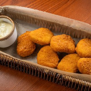 Нагетси з курячого філе з вершковим соусом (180/50г)