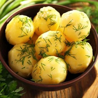 Картопля молода відварна