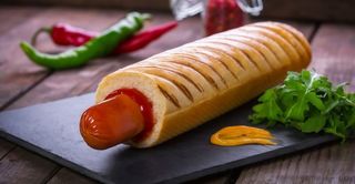 Хот-дог з молочною сосискою (135г)