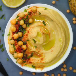 Класичний хумус з тахіні +  гаряча піта