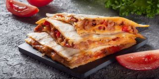 Кесаділія з куркою  