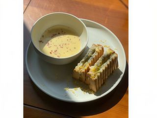 Чіз сендвіч з моцарелою та трюфельною пастою 