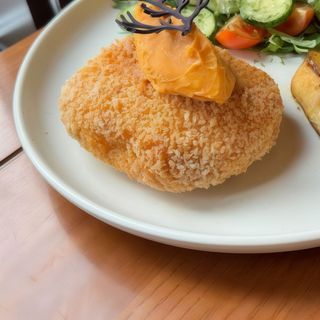 Курячий шніцель  з сиром чедер та ементаль