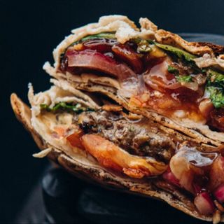 Бургер в лаваші з куркою