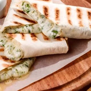 Сулугуні в лаваші