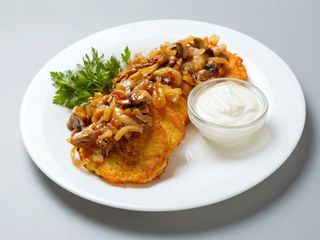 Деруни з м'ясною піджаркою (200/50г)