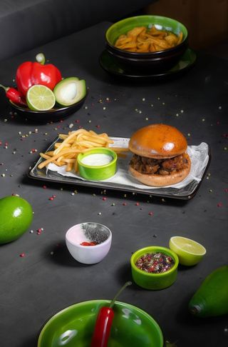 Сет Нечупара Джо бургер+Фрі+Соус+Cola/Fanta/Sprite (0,25л)