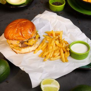 Сет Халапеньо Чилі Дабл+Фрі+Соус+Cola/Fanta/Sprite (0,25л)