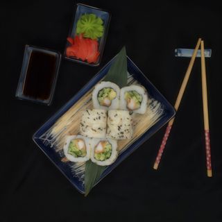 Каліфорнія з креветкою в кунжуті (270г)