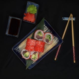 Каліфорнія з тнцем в ікрі (290г)