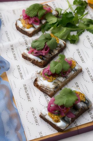 Тюлечка на хлібі (50/100г)