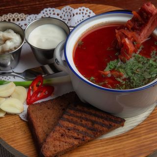 Борщ з копченим ребром