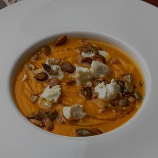 Гарбузовий крем суп з сиром лабне