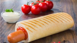 Французький з молочною сосискою